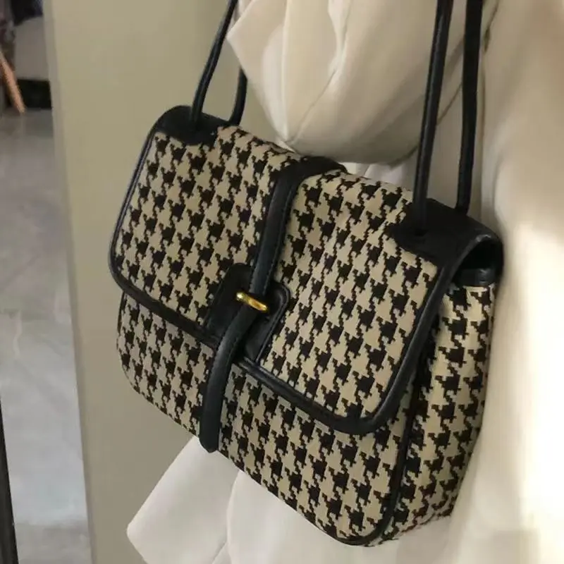 New Small Square Bag Women's Bag Retro Armpit Bag Shoulder Messenger Bag Handbag Canvas Tote Bag
New Small Square Bag Women's Bag Retro Armpit Bag Shoulder Messenger Bag Handbag Canvas Tote Bag