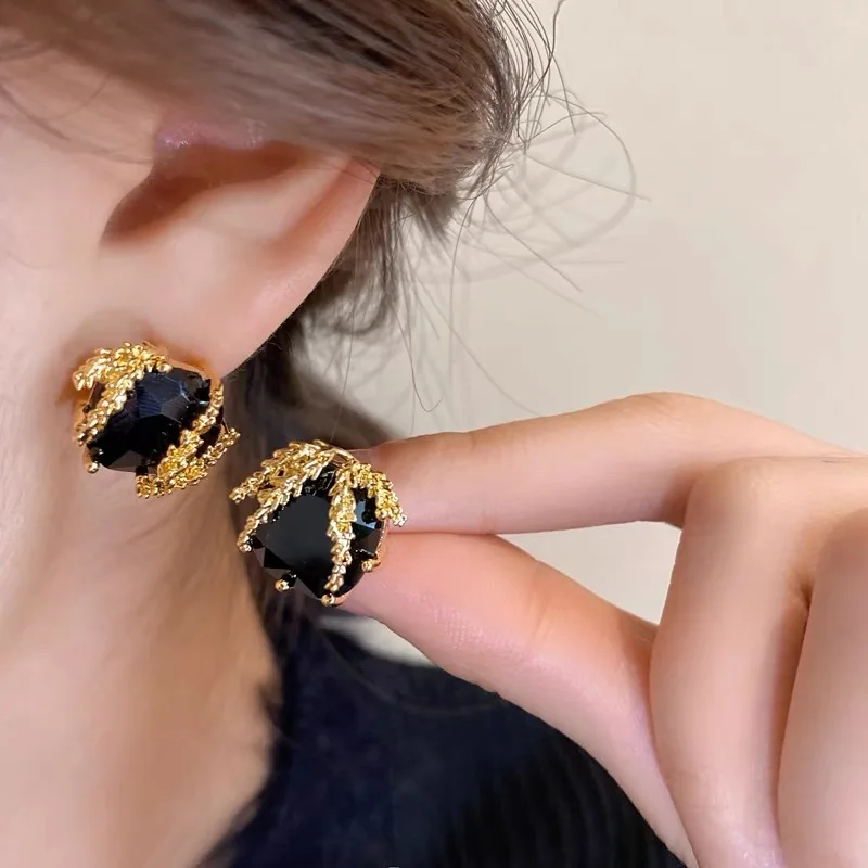 European and American High-end Black Zircon Women's Earrings Elegant and Gorgeous Wheat Ear Fashion Girl Earrings New Style
European and American High-end Black Zircon Women's Earrings Elegant and Gorgeous Wheat Ear Fashion Girl Earrings New Style