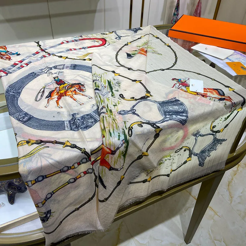 Designer Cashmere Scarf H Stallion Plaid Vintage Long Scarf Air-conditioned Room Shawl 2023 Winter Warm Wraps 110*200cm Pashmina
Designer Cashmere Scarf H Stallion Plaid Vintage Long Scarf Air-conditioned Room Shawl 2023 Winter Warm Wraps 110*200cm Pashmina