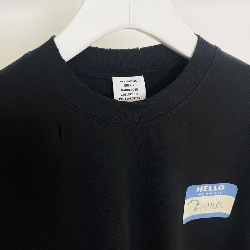 VETEMENTS Short Sleeves Perforated Cotton Men Women 1:1 Oversized Casual Letter Print T Shirts
VETEMENTS Short Sleeves Perforated Cotton Men Women 1:1 Oversized Casual Letter Print T Shirts