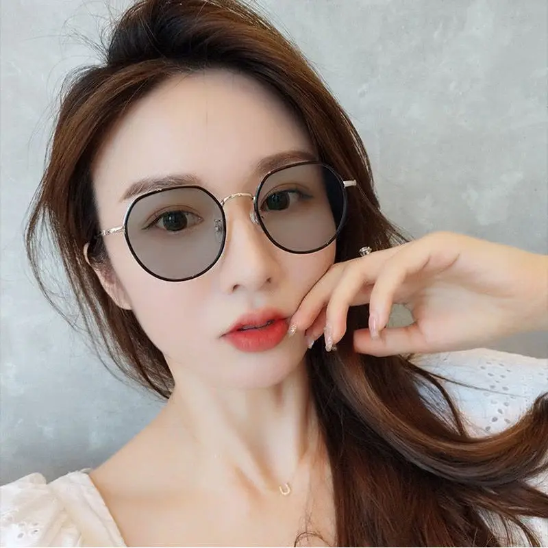 Photochromic Myopia Glasses Female TikTok with Degrees HD Ultra Light and Stylish Ins round Face Makes Face Look Smaller
Photochromic Myopia Glasses Female TikTok with Degrees HD Ultra Light and Stylish Ins round Face Makes Face Look Smaller