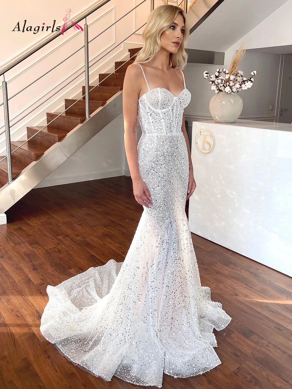Alagirls Mermaid Wedding Dress Strapless Wedding Dresses for Bride Applique Beach Wedding Dress 2022 Long Wedding dress Women
Alagirls Mermaid Wedding Dress Strapless Wedding Dresses for Bride Applique Beach Wedding Dress 2022 Long Wedding dress Women