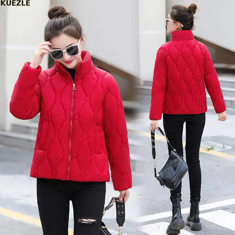 2022 New Women Short Section Parkas Coats Light Stand-Up Collar Small Padded Jacket Winter Down Parkas Jacket Female Tops Coats
2022 New Women Short Section Parkas Coats Light Stand-Up Collar Small Padded Jacket Winter Down Parkas Jacket Female Tops Coats