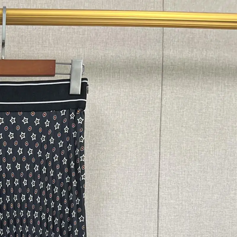 2023 Autumn New Women Clothing Star Print Pleated Elastic Waist Skirt Women Skirt 
2023 Autumn New Women Clothing Star Print Pleated Elastic Waist Skirt Women Skirt