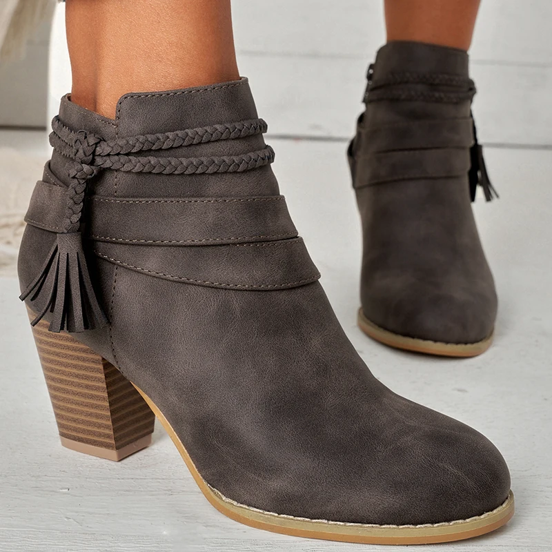 2022 Spring and Autumn New Round Head Chunky Platform Lady Ankle Boots Fashion Trend Tassel Shoe Side Zipper Heels
2022 Spring and Autumn New Round Head Chunky Platform Lady Ankle Boots Fashion Trend Tassel Shoe Side Zipper Heels