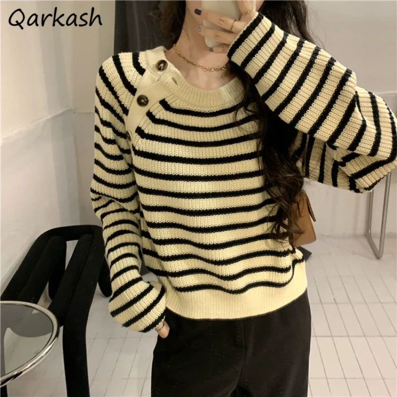 Пуловер женский Асимметричный в полоску, Элегантный Повседневный свитер на пуговицах, в Корейском стиле, в стиле Харадзюку, на осень
Пуловер женский Асимметричный в полоску, Элегантный Повседневный свитер на пуговицах, в Корейском стиле, в стиле Харадзюку, на осень