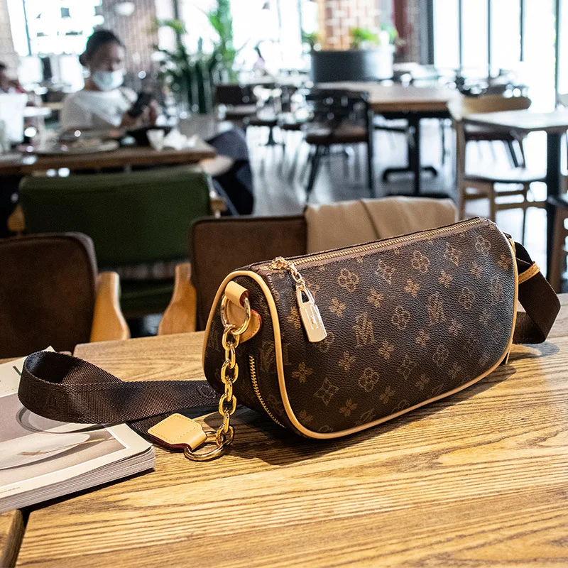 Bags for Women High Quality 2023 New Fashion Printed Broadband One Shoulder Crossbody Bag Designer Bags Petit Sac Femme
Bags for Women High Quality 2023 New Fashion Printed Broadband One Shoulder Crossbody Bag Designer Bags Petit Sac Femme
