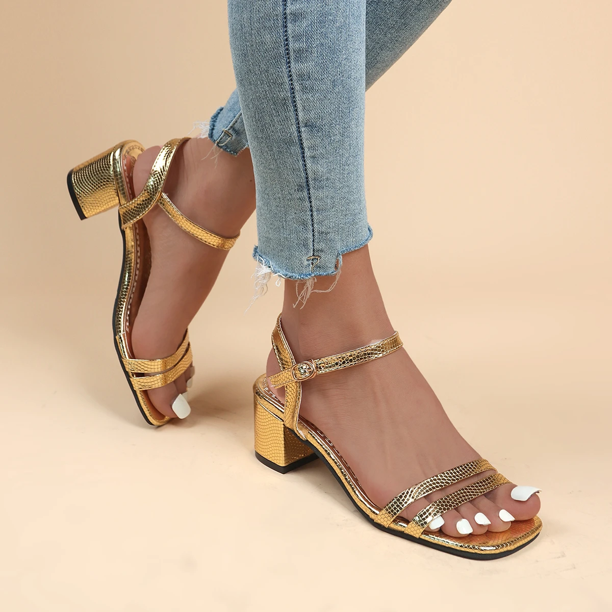 Women Sandals Fashion Casual Shoes Womens Open Toe Summer Gold Shoes Square Female Buckle Strap Low Heels Footwear Woman 
Women Sandals Fashion Casual Shoes Womens Open Toe Summer Gold Shoes Square Female Buckle Strap Low Heels Footwear Woman