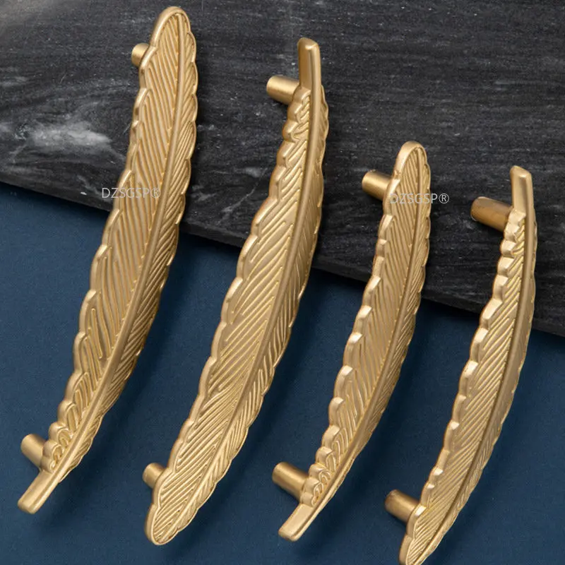 Brass Creative Feather Shape Furniture Handles Gold Cabinet and Drawer Handles Dresser Door Knobs Pulls Furniture Hardware
Brass Creative Feather Shape Furniture Handles Gold Cabinet and Drawer Handles Dresser Door Knobs Pulls Furniture Hardware