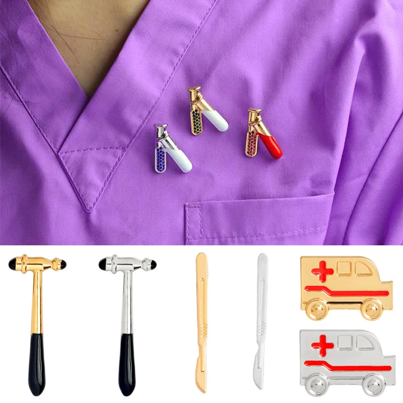 Popular Diagnostic Hammer Care Reflex Hammer Pin Doctor Nurse Brooches Medical Jewelry Cute Charm Creative
Popular Diagnostic Hammer Care Reflex Hammer Pin Doctor Nurse Brooches Medical Jewelry Cute Charm Creative