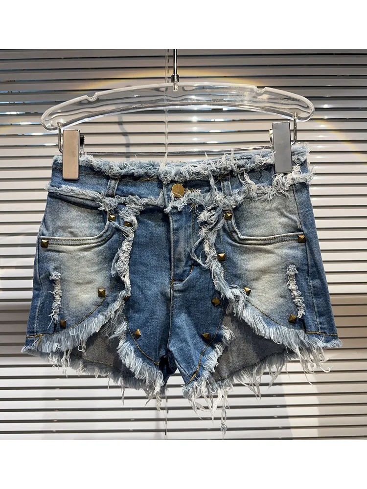 

HIGH STREET New Fashion 2023 Designer Skirt Women's Rivet Embellished Raw Edge Slim Denim Shorts