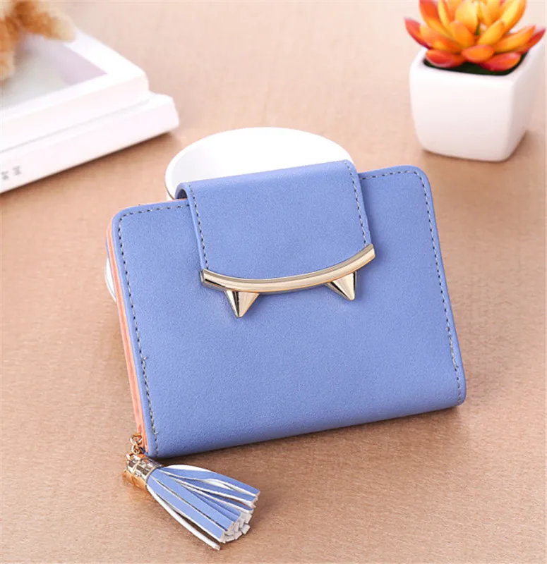 2023 Cute Cat Ears Leather Vintage Tassel Women Wallet Luxury Brand Famous Short Mini Womens Wallets And Purses For Credit Cards
2023 Cute Cat Ears Leather Vintage Tassel Women Wallet Luxury Brand Famous Short Mini Womens Wallets And Purses For Credit Cards