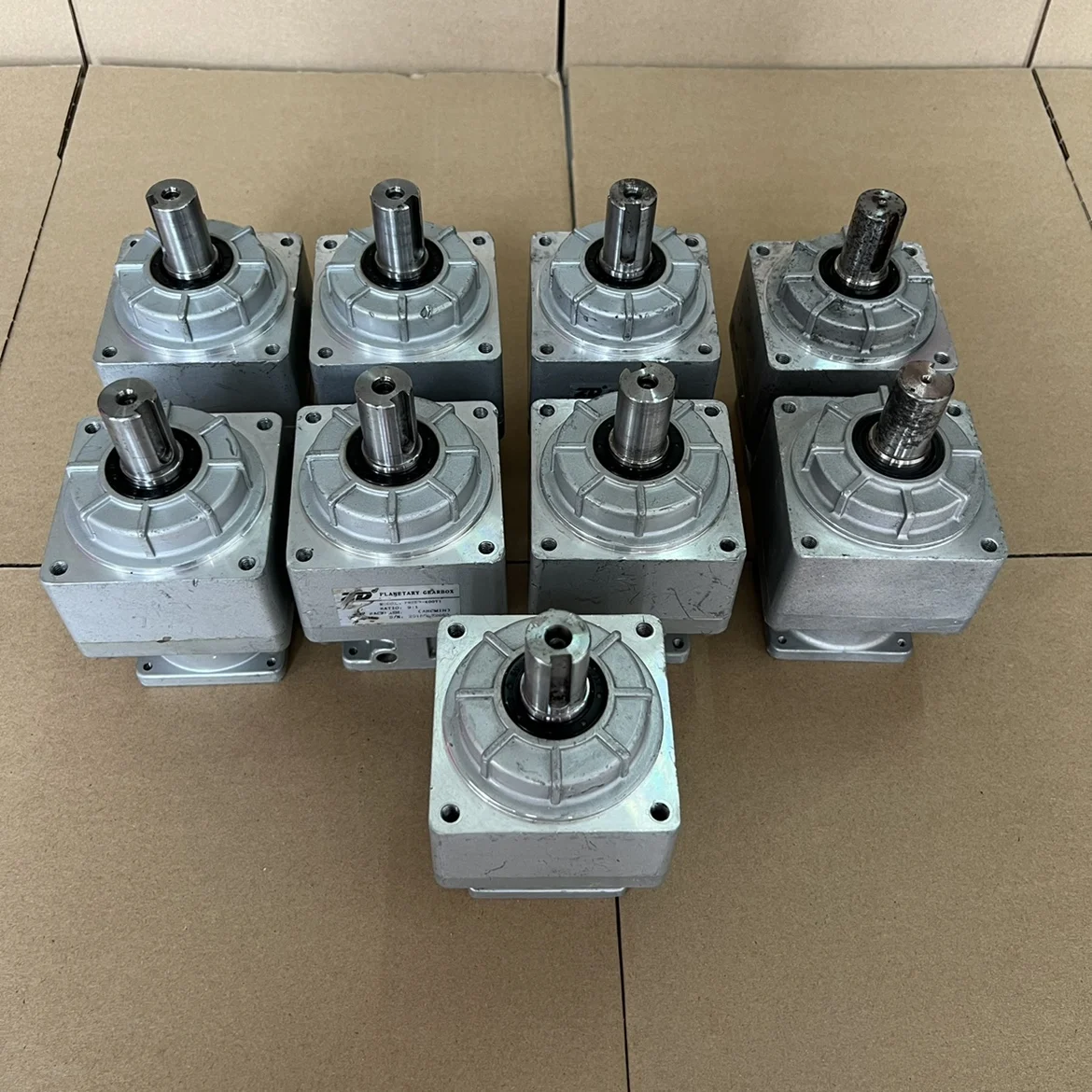 1pcs Used Tested High precision reducer, reducer 400W reducer 78ZR9-400T1, 9-to-1
1pcs Used Tested High precision reducer, reducer 400W reducer 78ZR9-400T1, 9-to-1