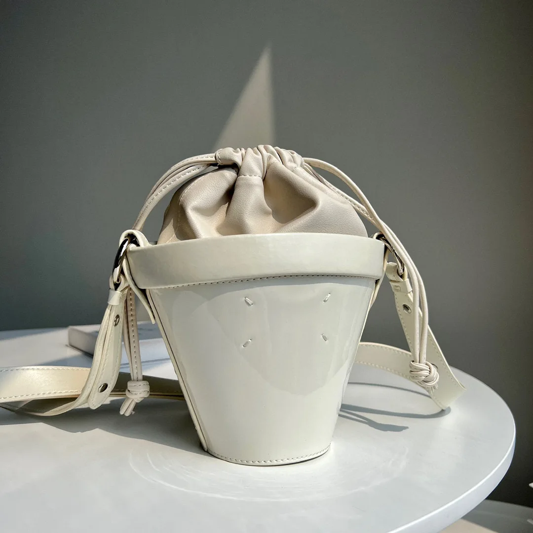 Margiela Bucket Handbags Women's 23SS New MM6 Fashion Woven Hemp Rope 3 Color Design Crossbody Bag Purse Luxury Bags
Margiela Bucket Handbags Women's 23SS New MM6 Fashion Woven Hemp Rope 3 Color Design Crossbody Bag Purse Luxury Bags