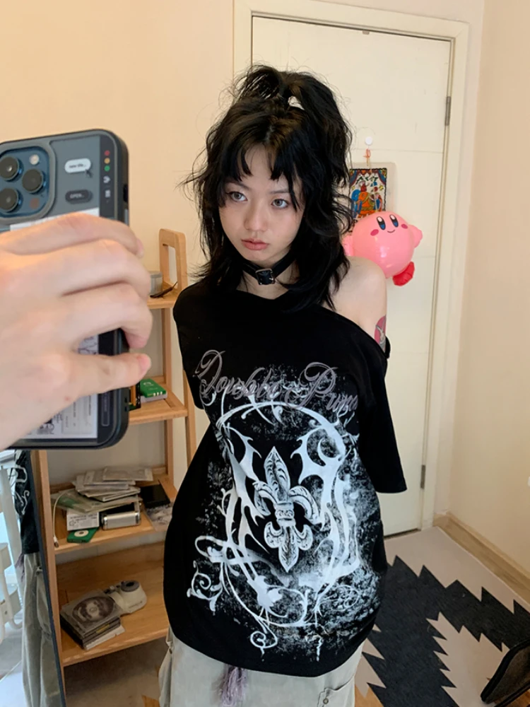 топ Off Shoulder T-Shirt Women Short Sleeve Street Hip Hop Goth Casual Harajuku Grunge Y2k Tops Vintage Printed Tees 2022 manga
топ Off Shoulder T-Shirt Women Short Sleeve Street Hip Hop Goth Casual Harajuku Grunge Y2k Tops Vintage Printed Tees 2022 manga
