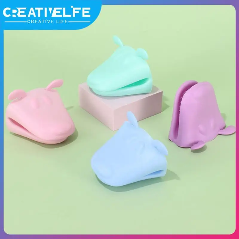 Cartoon Non-slip Hand Clip Kitchen Plate Clip Silicone Anti-scalding Microwave Oven Gloves Kitchen Accessories Animal Puppy
Cartoon Non-slip Hand Clip Kitchen Plate Clip Silicone Anti-scalding Microwave Oven Gloves Kitchen Accessories Animal Puppy