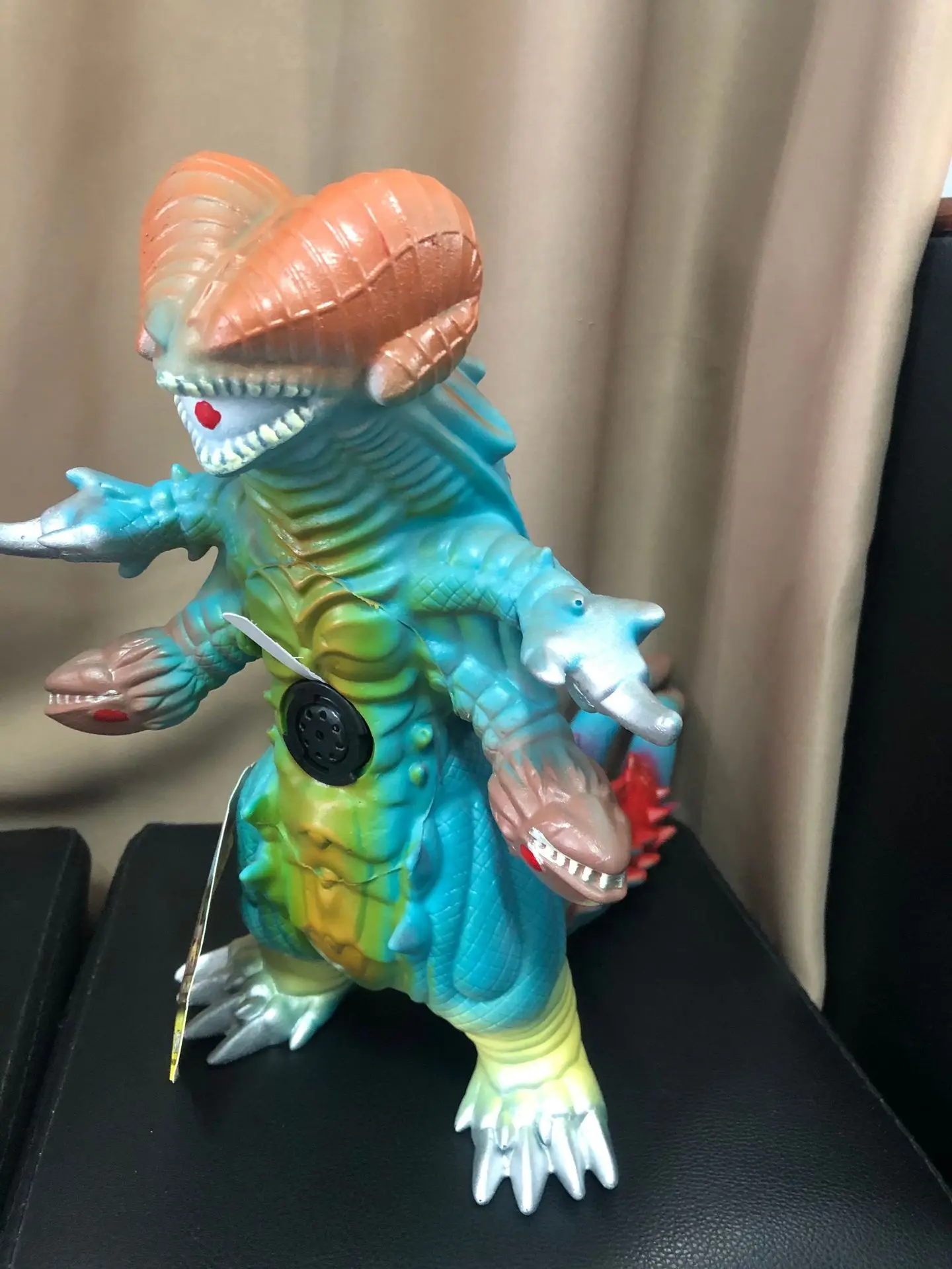28cm Large Size Soft Rubber Monster Gargorgon Action Figures Puppets Model Hand Do Furnishing Articles Children's Assembly Toys
28cm Large Size Soft Rubber Monster Gargorgon Action Figures Puppets Model Hand Do Furnishing Articles Children's Assembly Toys