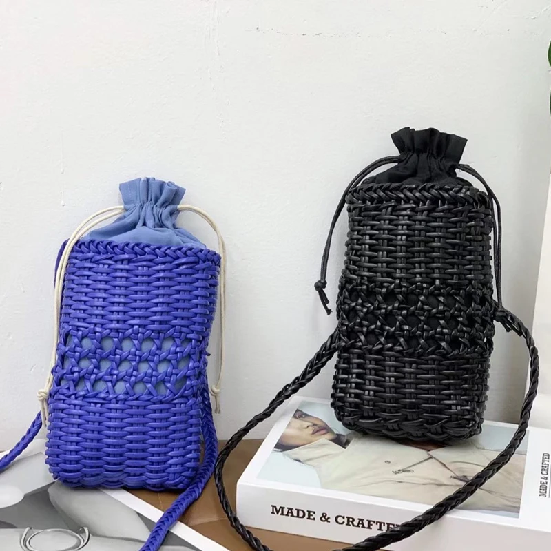2022 Leather Mobile Phone Bag Hand-woven PU Handbags Women Summer Hollow Solid Color Woven Small Bags for Women
2022 Leather Mobile Phone Bag Hand-woven PU Handbags Women Summer Hollow Solid Color Woven Small Bags for Women