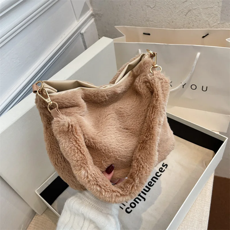 Ladies Fashion Plush Large Capacity Mobile Phone Small Square Bag Casual Adjustable Strap Shopping Travel Messenger Bag Purses
Ladies Fashion Plush Large Capacity Mobile Phone Small Square Bag Casual Adjustable Strap Shopping Travel Messenger Bag Purses