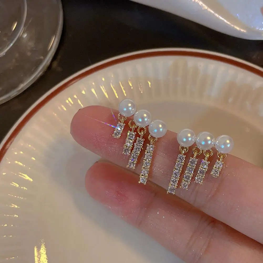 Beautiful Ear Studs Elegant Female Light Luxury Imitation Pearl Tassel Pendant Ear Studs Pendant Earrings Ear Studs 1 Pair
Beautiful Ear Studs Elegant Female Light Luxury Imitation Pearl Tassel Pendant Ear Studs Pendant Earrings Ear Studs 1 Pair