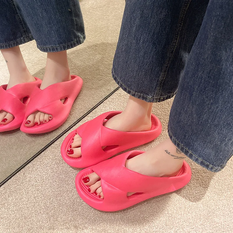 New Summer Solid Soft Sole Women's Sandals and Slippers Indoor and Outdoor Anti slip Cross Slippers Comfortable Home Slippers
New Summer Solid Soft Sole Women's Sandals and Slippers Indoor and Outdoor Anti slip Cross Slippers Comfortable Home Slippers