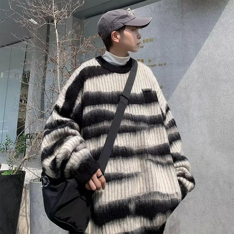 2023 Men's New Versatile Fashion Knitwear Trend Stripe High Street Ins Style Round Neck Pullover Casual Long Sleeve Sweater
2023 Men's New Versatile Fashion Knitwear Trend Stripe High Street Ins Style Round Neck Pullover Casual Long Sleeve Sweater
