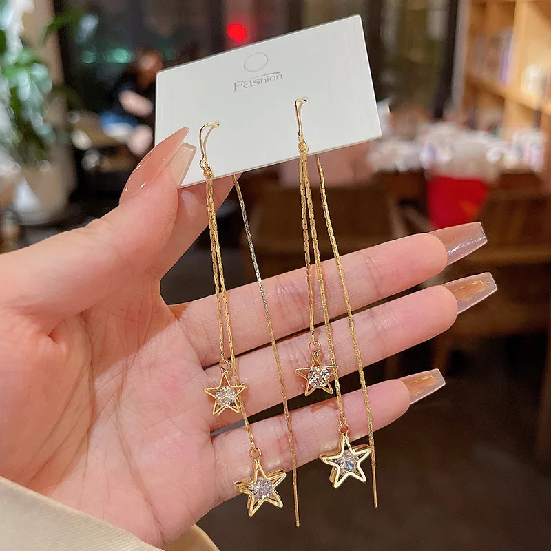 Silver Needle Light Luxury Niche Long Tassel Star Earrings Exquisite Zircon Versatile Temperament Stud Earrings for Women 
Silver Needle Light Luxury Niche Long Tassel Star Earrings Exquisite Zircon Versatile Temperament Stud Earrings for Women