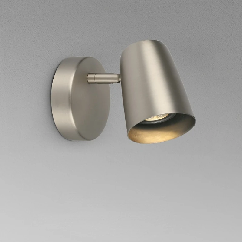 LED Soft Light Reading Wall Lamp Nordic Minimalist Living Room Bedroom Bracket Light Modern Luxury Creative Home Lighting
LED Soft Light Reading Wall Lamp Nordic Minimalist Living Room Bedroom Bracket Light Modern Luxury Creative Home Lighting