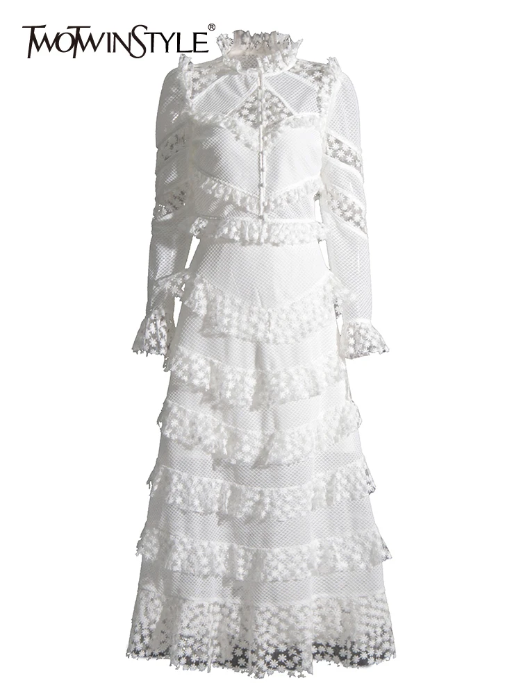 Женский кружевной комплект TWOTWINSTYLE, короткий топ с круглым вырезом и длинными рукавами, облегающая юбка трапециевидной формы с высокой тали... 
Женский кружевной комплект TWOTWINSTYLE, короткий топ с круглым вырезом и длинными рукавами, облегающая юбка трапециевидной формы с высокой тали...