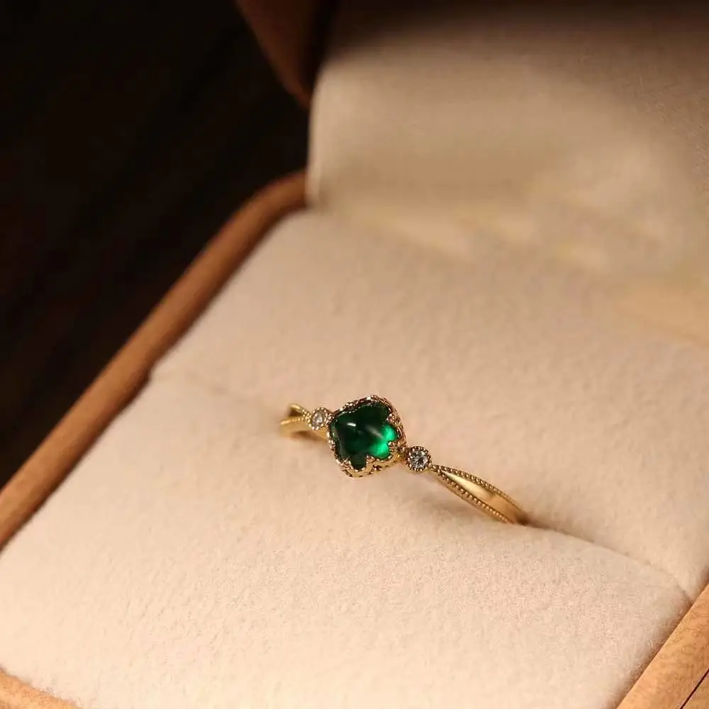 s925 sterling silver inlaid vintage emerald ring sugar tower emerald with diamond ring exquisite
s925 sterling silver inlaid vintage emerald ring sugar tower emerald with diamond ring exquisite