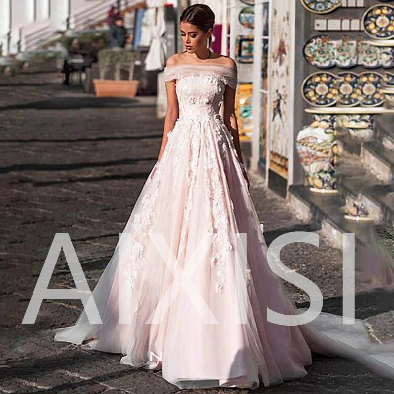 Женское платье без рукавов, с кружевной аппликацией и вырезом лодочкой
Женское платье без рукавов, с кружевной аппликацией и вырезом лодочкой