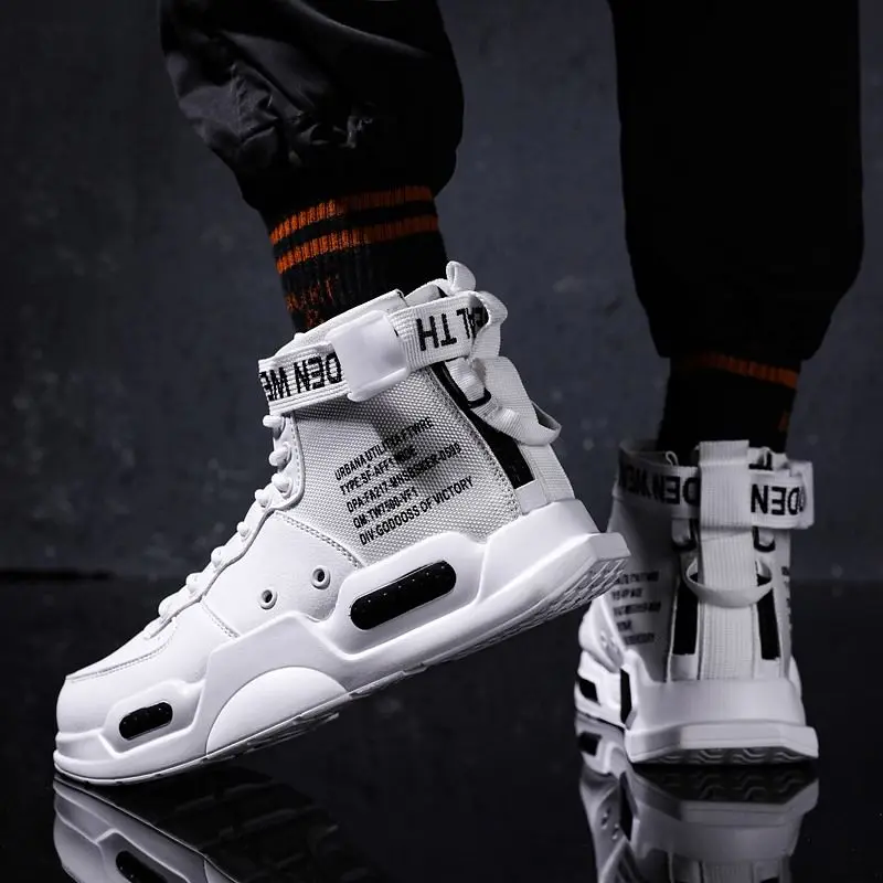 2022 Personality High Top Couple Boots Fashion white Air Cool Street Running Shoes Messi Anti-skid Sole Outdoor Sports Shoes
2022 Personality High Top Couple Boots Fashion white Air Cool Street Running Shoes Messi Anti-skid Sole Outdoor Sports Shoes