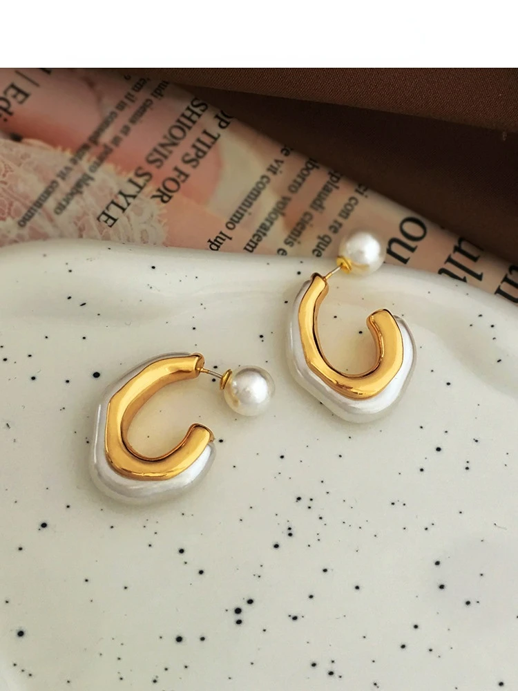 Temperamental Pearl Stud Earrings Personality a Pair of Earrings Dual Purpose
Temperamental Pearl Stud Earrings Personality a Pair of Earrings Dual Purpose