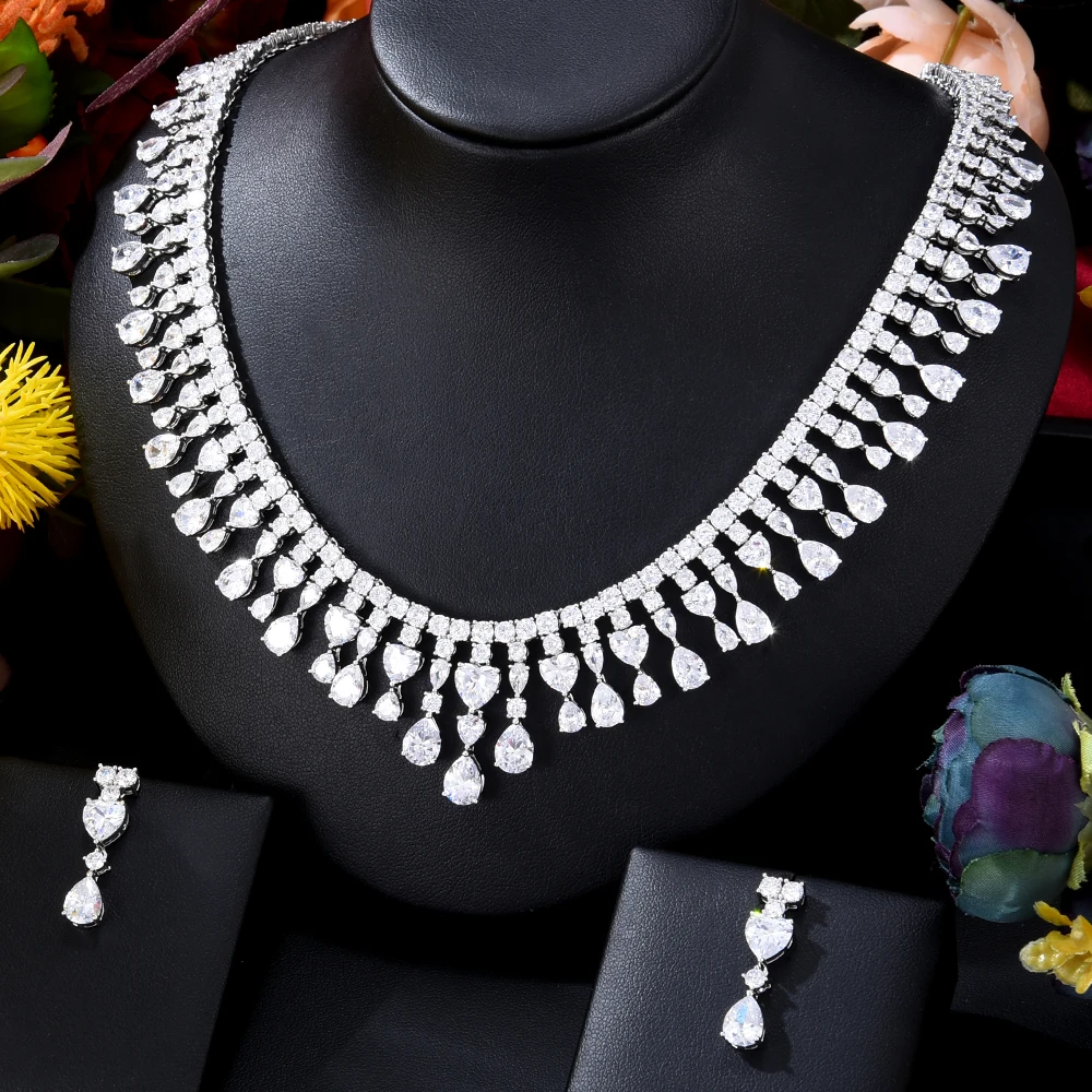 soramoore New Luxury African Indian Bride Zircon 2PCS Necklace Earrings Dubai Bridal Wedding Banquet Trendy Jewelry Set
soramoore New Luxury African Indian Bride Zircon 2PCS Necklace Earrings Dubai Bridal Wedding Banquet Trendy Jewelry Set
