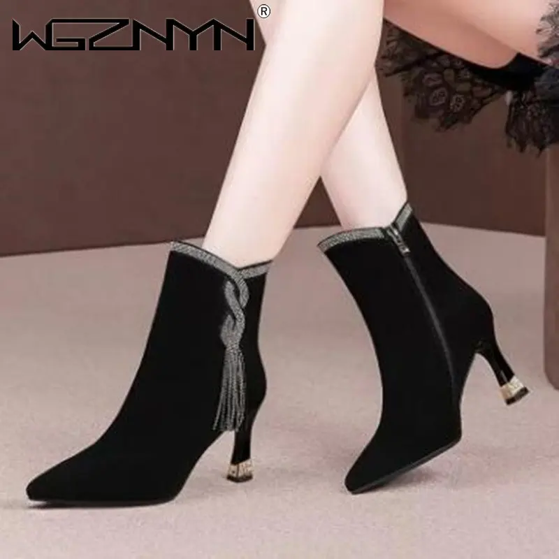 NEW Short Ankle Rubber Boots For Female Outside Ladies Pointed Toe Shoes Luxury Fashion Zippers Women Rhinestones Modern Booties
NEW Short Ankle Rubber Boots For Female Outside Ladies Pointed Toe Shoes Luxury Fashion Zippers Women Rhinestones Modern Booties