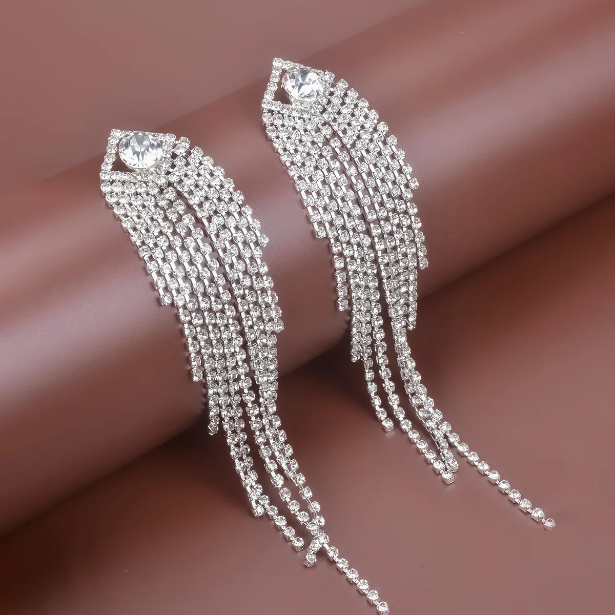 Middle East Fashion Jewelry Exaggerated Tassel Earrings Women's Long Style Atmospheric Accessories Manufacturers Wholesale Promo
Middle East Fashion Jewelry Exaggerated Tassel Earrings Women's Long Style Atmospheric Accessories Manufacturers Wholesale Promo