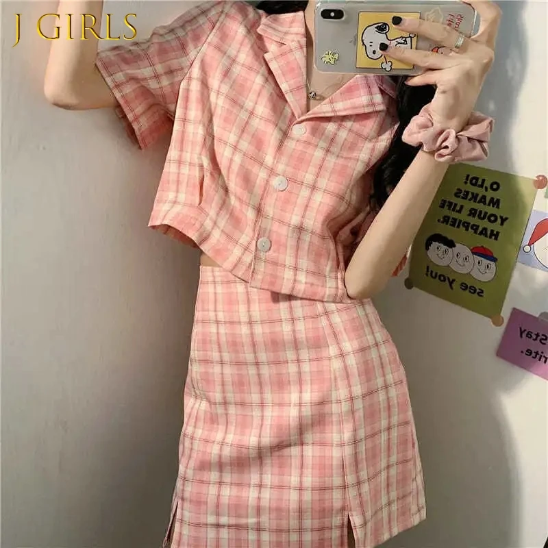 J GIRLS 2021 Summer Elegant Blouse+shirts 2pcs Set Turn Down Collar Single Breasted Tops A-line Skirts Female Pink Plaid SuitS
J GIRLS 2021 Summer Elegant Blouse+shirts 2pcs Set Turn Down Collar Single Breasted Tops A-line Skirts Female Pink Plaid SuitS