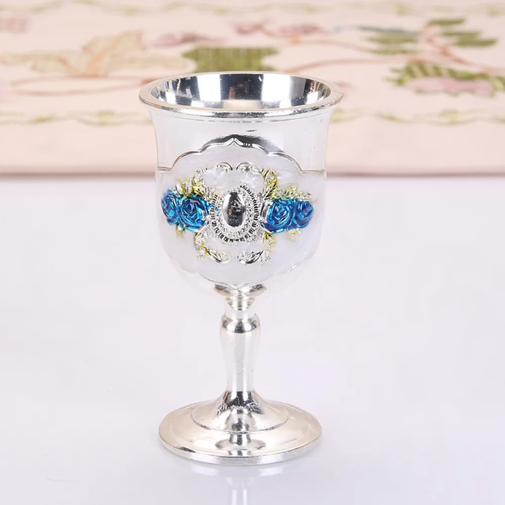 30ML Mini Wine Cups Aluminum Alloy Fake Antique Retro Carved Chalice Gold European Style Home Bar Vintage Decor Creative Gifts
30ML Mini Wine Cups Aluminum Alloy Fake Antique Retro Carved Chalice Gold European Style Home Bar Vintage Decor Creative Gifts