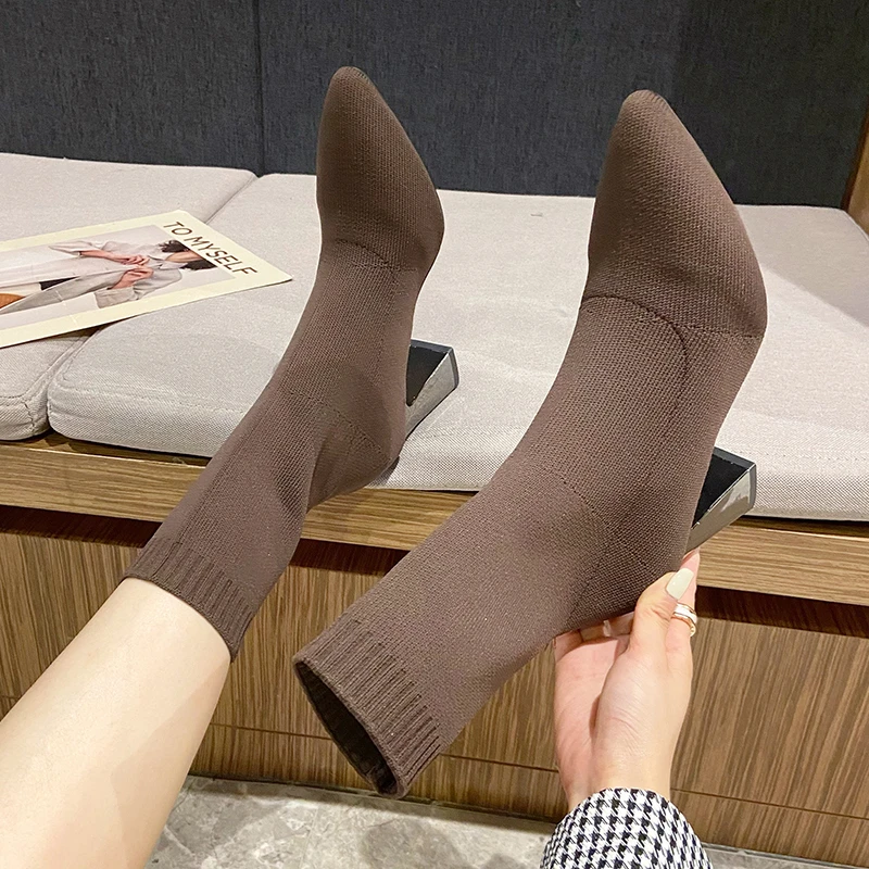 Socks Boots Women 2022 New Fashion Stretch Fabric Women Boots Solid Color Pointed Toe Ankle Boots Women Mujer Bota Booties Lady
Socks Boots Women 2022 New Fashion Stretch Fabric Women Boots Solid Color Pointed Toe Ankle Boots Women Mujer Bota Booties Lady