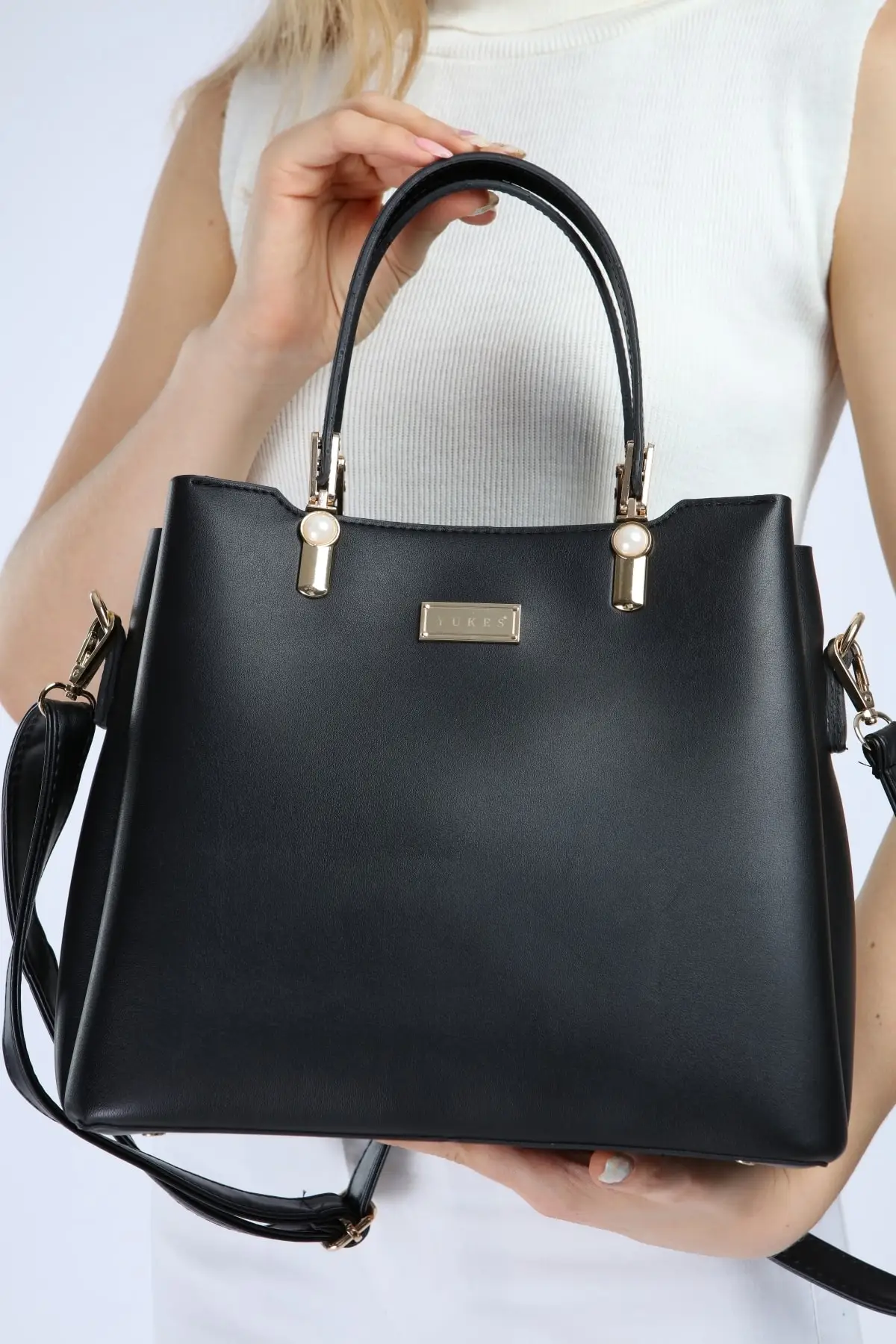 Black Women, Multi-Cavity Shoulder Hand Bag, Daily, Quality Material, Pearl Accessories, Fashion, special Design, Good Sewing
Black Women, Multi-Cavity Shoulder Hand Bag, Daily, Quality Material, Pearl Accessories, Fashion, special Design, Good Sewing