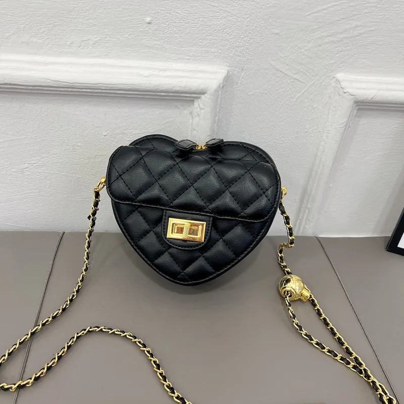 2022 New Hot Sale Love Heart Chain Single Shoulder Bags High Quality Split Leather Dating Handbags V Bags In Luxury Handbags Cc
2022 New Hot Sale Love Heart Chain Single Shoulder Bags High Quality Split Leather Dating Handbags V Bags In Luxury Handbags Cc