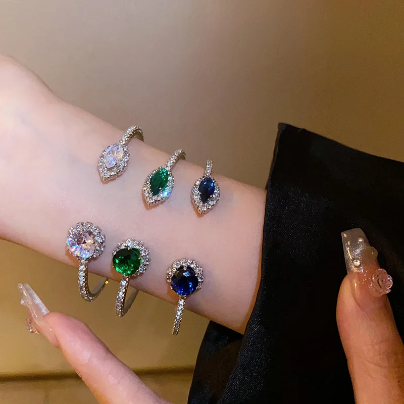 Zircon Inlaid Round Open Bracelet Fashion Geometry Bracelet Light Luxury Commuter New Handicraft Female Bracelet
Zircon Inlaid Round Open Bracelet Fashion Geometry Bracelet Light Luxury Commuter New Handicraft Female Bracelet
