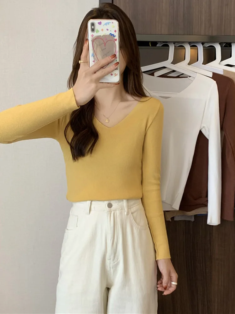 fashion Solid Knitted woman Sweaters casual Long Sleeve Sweater Women Pullovers V-neck Basic lady Office Bottoming Black Tops
fashion Solid Knitted woman Sweaters casual Long Sleeve Sweater Women Pullovers V-neck Basic lady Office Bottoming Black Tops