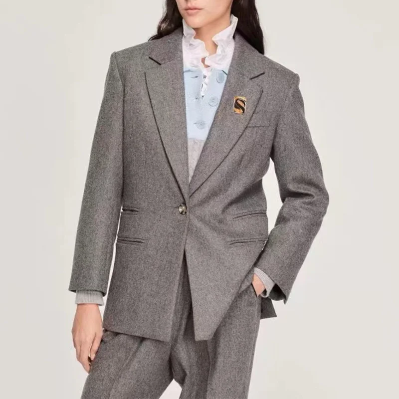 One Button Grey Loose Casual Coat 2023 Autumn New Commuter Long Sleeve Brooch Suit for Women With High Quality
One Button Grey Loose Casual Coat 2023 Autumn New Commuter Long Sleeve Brooch Suit for Women With High Quality