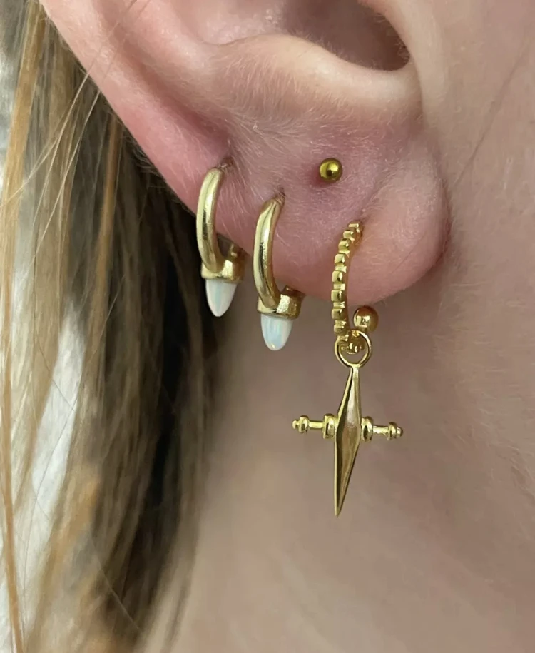 1 шт. опал Daith серебряные серьги 20 г сердце Корона опал Циркон жемчуг козелка завитка ушной раковины хрящевой пирсинг кольцо для женщин
1 шт. опал Daith серебряные серьги 20 г сердце Корона опал Циркон жемчуг козелка завитка ушной раковины хрящевой пирсинг кольцо для женщин