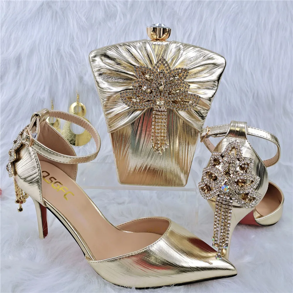 Pointed New Mature Style New Fashion Italian Designer Glitter Frosted Fabric with Cut Faceted Crystals Women's shoes and bag
Pointed New Mature Style New Fashion Italian Designer Glitter Frosted Fabric with Cut Faceted Crystals Women's shoes and bag