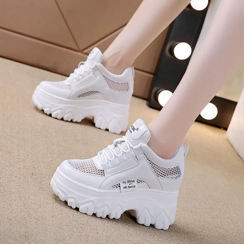 Женские кожаные кроссовки на танкетке, зимние уличные ботильоны на высокой платформе, Весенняя массивная обувь, теннисная Спортивная Обувь...
Женские кожаные кроссовки на танкетке, зимние уличные ботильоны на высокой платформе, Весенняя массивная обувь, теннисная Спортивная Обувь...