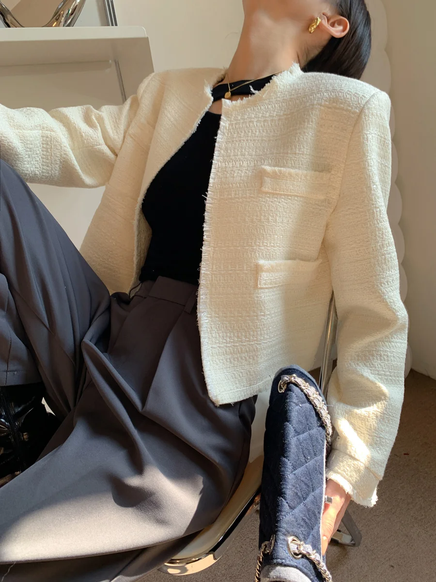White Fragrant Coat for Women's Spring and Autumn 2023 New Simple and Style Temperament Tassel Thick Tweed Short Top
White Fragrant Coat for Women's Spring and Autumn 2023 New Simple and Style Temperament Tassel Thick Tweed Short Top