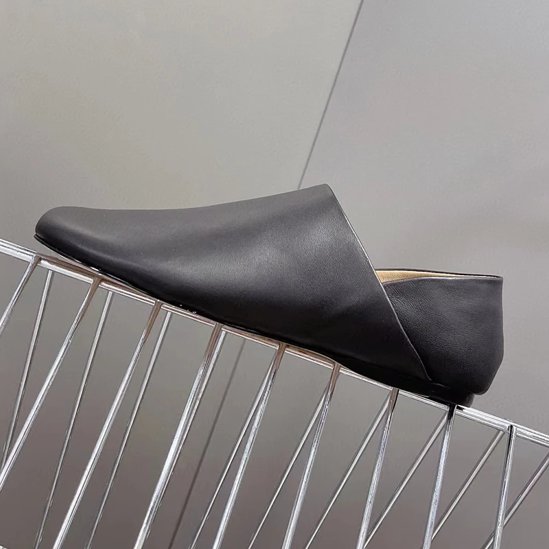 2023 Summer New Arrival Ladies Flat Shoes Square Toe Genuine Leather Design Concise Comfortable Outdoor Casual Shoes 35-40
2023 Summer New Arrival Ladies Flat Shoes Square Toe Genuine Leather Design Concise Comfortable Outdoor Casual Shoes 35-40
