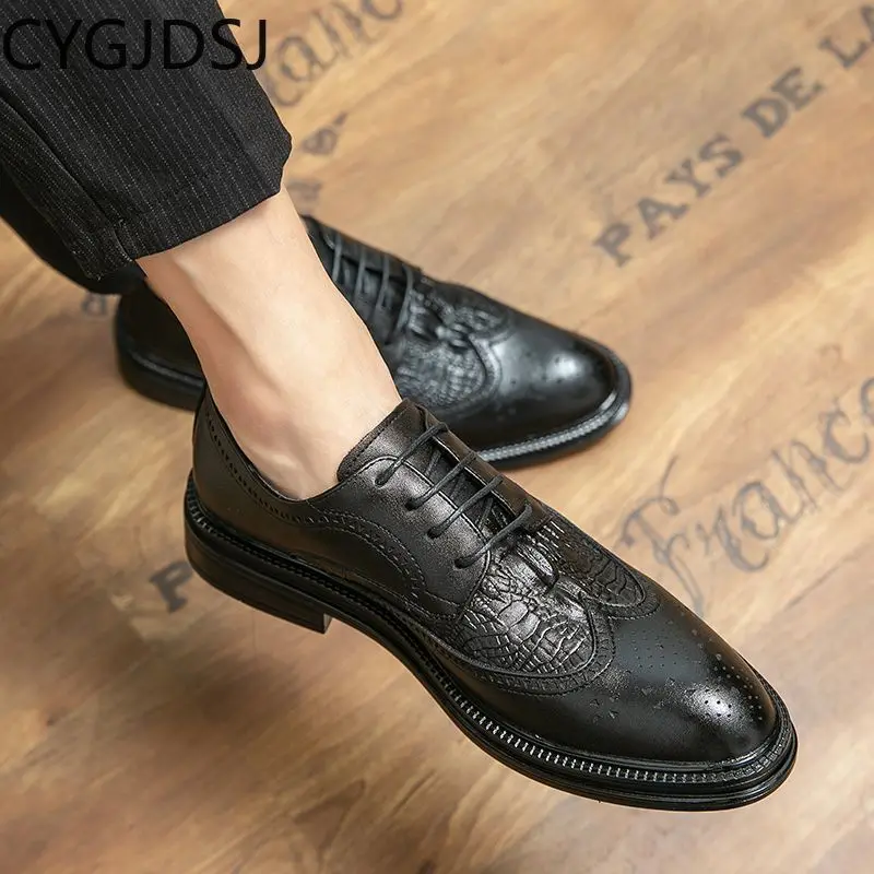 Italiano Dress Shoes for Men Office 2023 Formal Shoes for Men Business Suit Brogues Shoes for Men Coiffeur Zapatos Hombre Vestir
Italiano Dress Shoes for Men Office 2023 Formal Shoes for Men Business Suit Brogues Shoes for Men Coiffeur Zapatos Hombre Vestir
